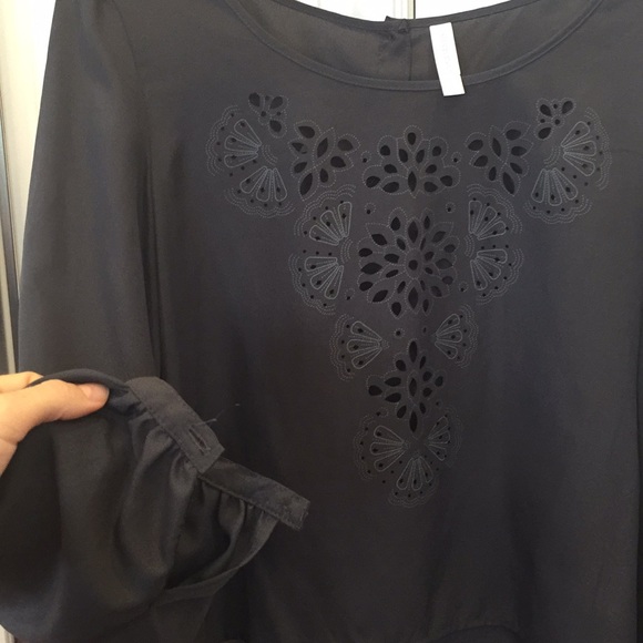 Flowy blouse - Picture 2 of 3